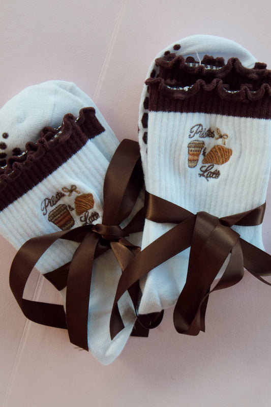 Curated Grip Sock – Studio Basic (Pilates & Lattes)